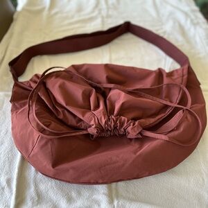 Uniqlo drawstring shoulder bag brown colour